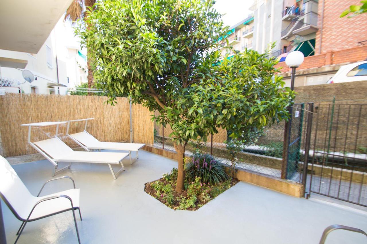 Grande Bilocale Con Giardino E Posto Auto Privato Comodo Al Mare Varazze Exterior foto